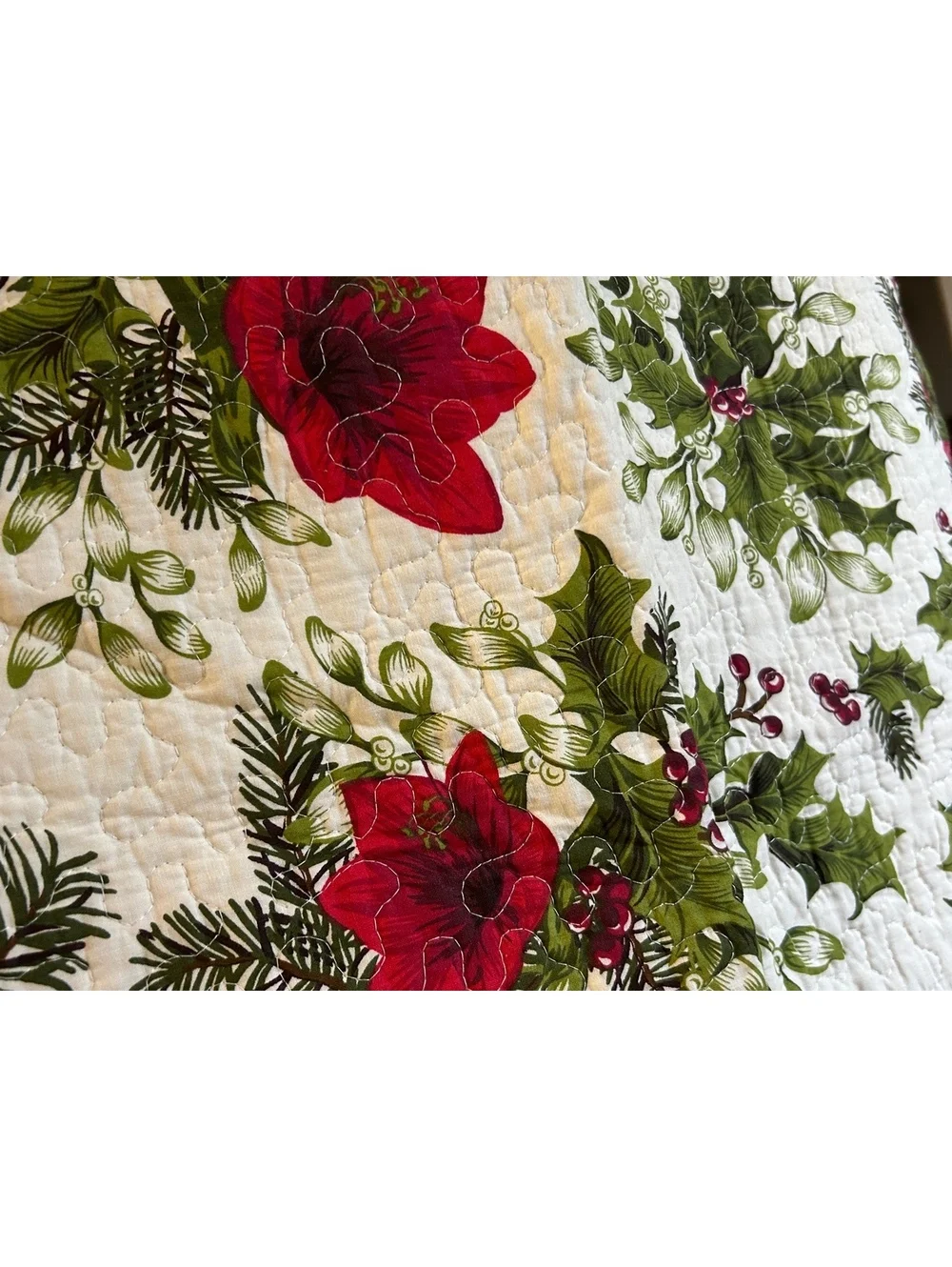Reversible Floral and Checkered Quilt Set with Matching Pillow Shams